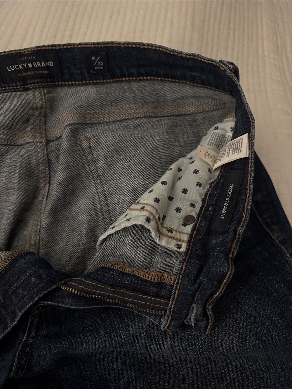 Lucky Brand Women’s Dark Blue Sweet Straight Jeans size 10
